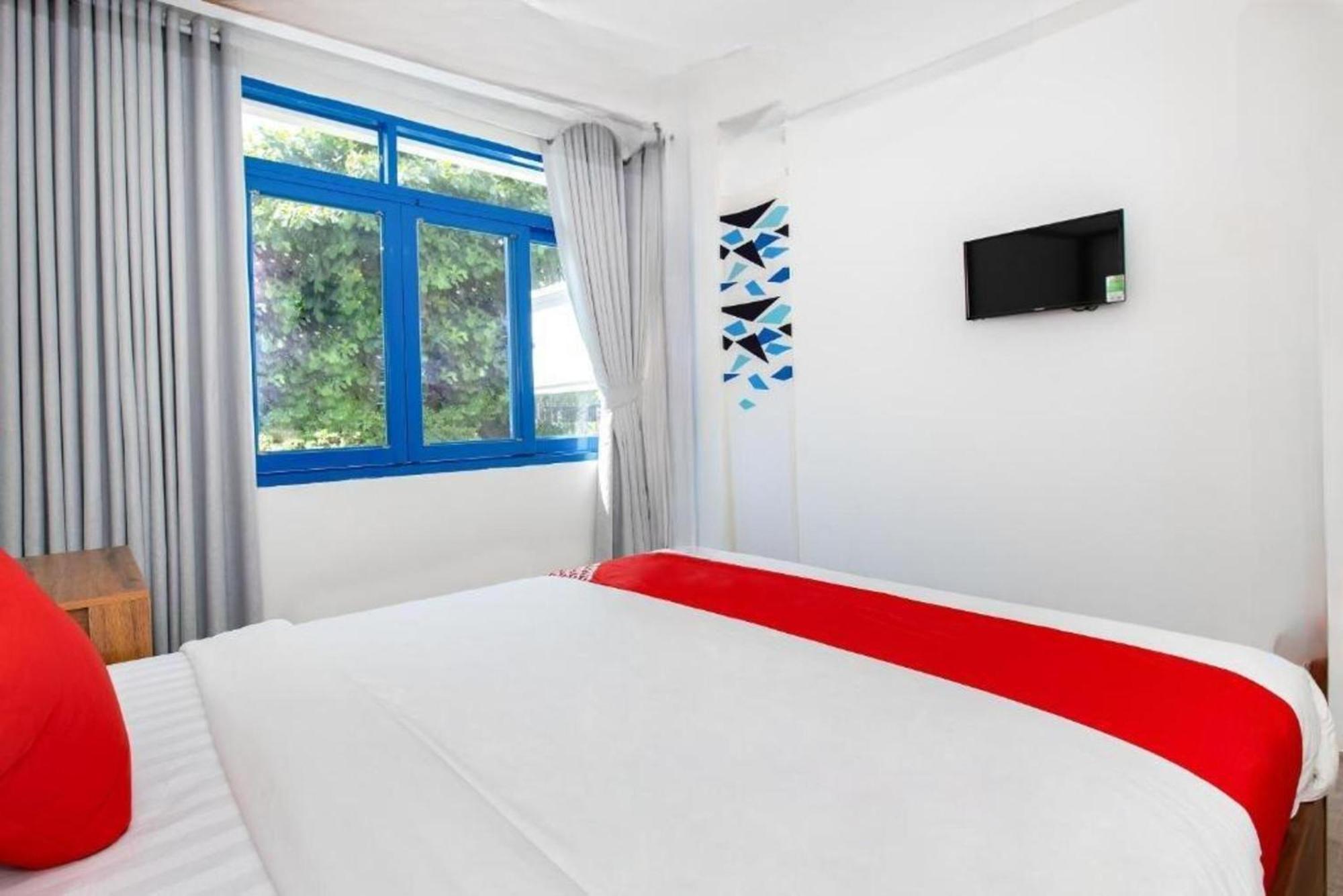 Gis Hotel Nha Trang & Motorbike Rental Екстер'єр фото