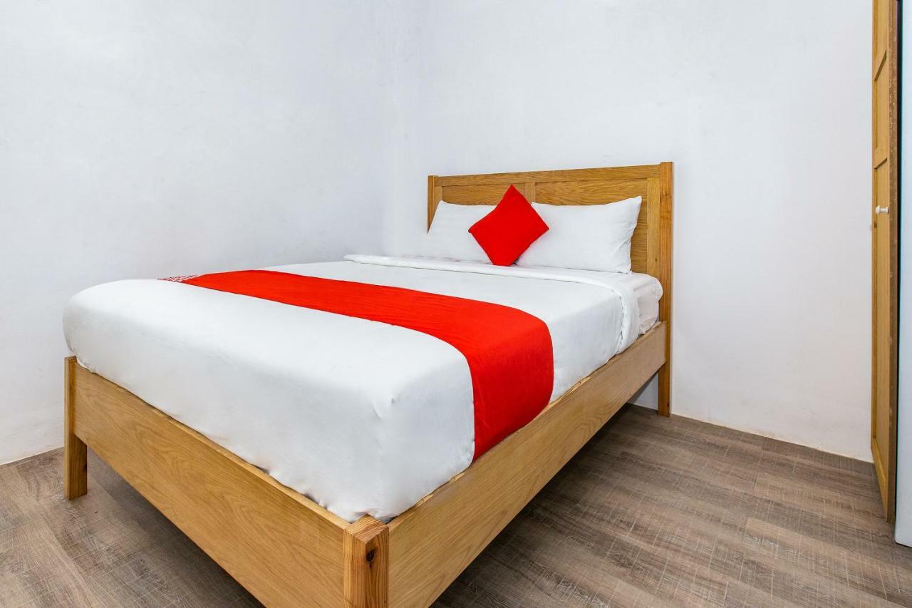 Gis Hotel Nha Trang & Motorbike Rental Екстер'єр фото